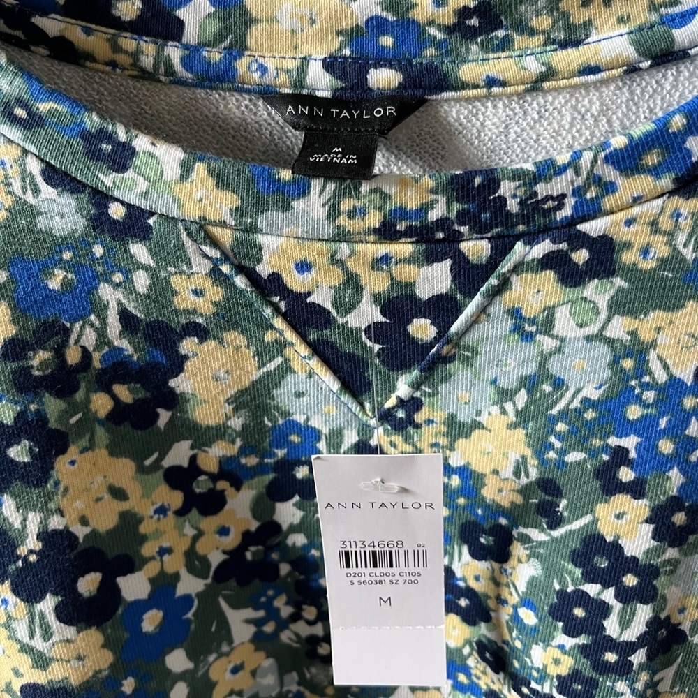 Ann Taylor Women’s Floral Print Sweatshirt Size M Multicolor 100% Cotton NWT - Picture 4 of 9